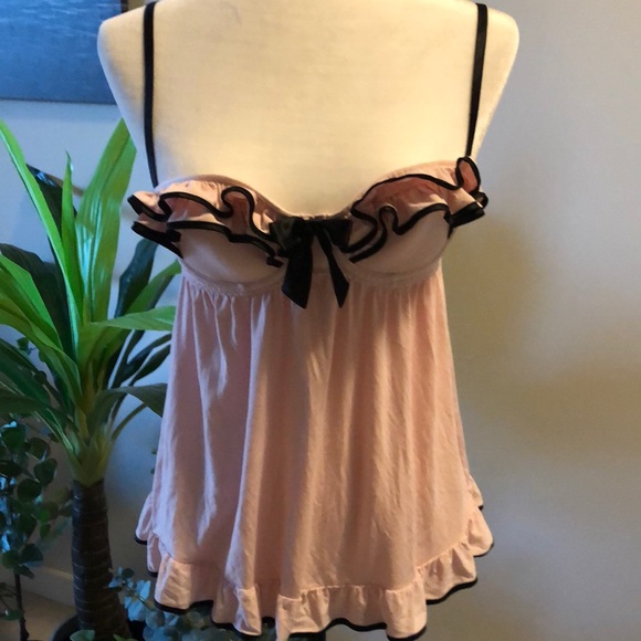 Victoria’s Secret size 34B. This is so gorgeous
